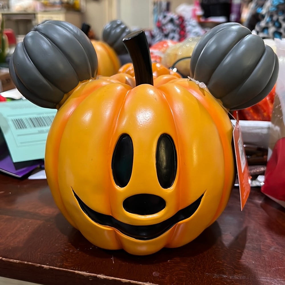 NWT Disney Autumn Mickey Halloween Pumpkin